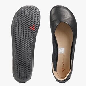 Vivo Barefoot Black Flats